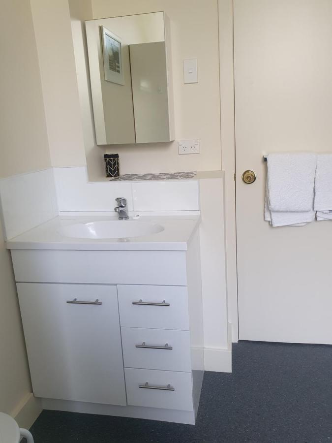 Travel Stay City Hostel Dunedin Exterior photo