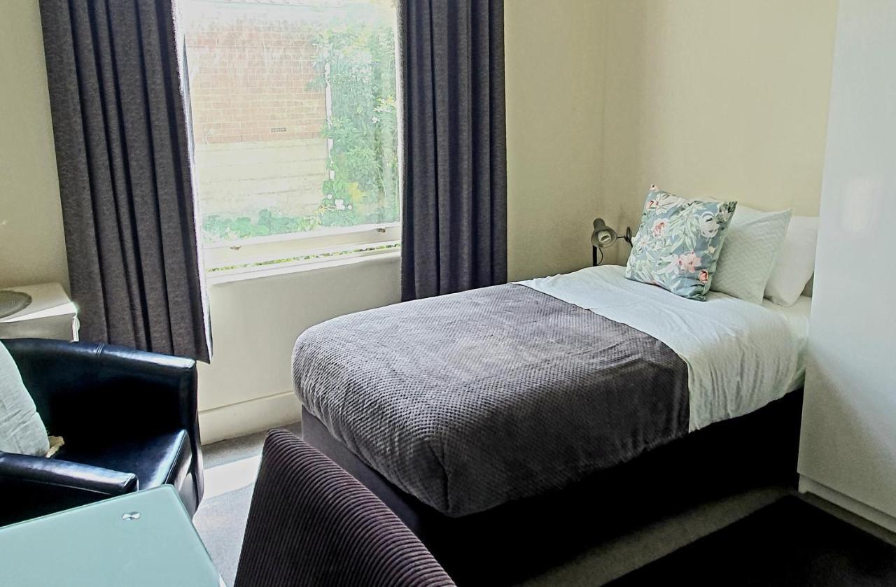 Travel Stay City Hostel Dunedin Exterior photo